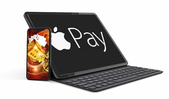 Uno smartphone connesso ad un sito di casinò che accetta Apple Pay