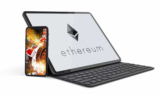 Uno smartphone connesso al sito di casinò con il logo Ethereum