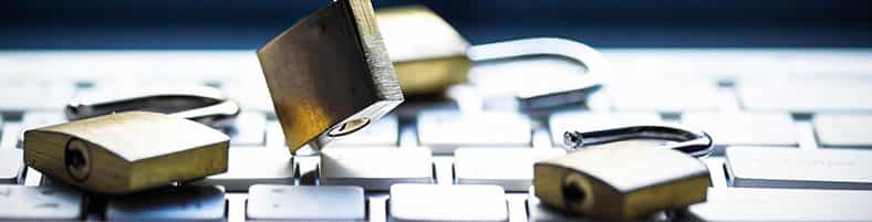 Tastiera con dei lucchetti