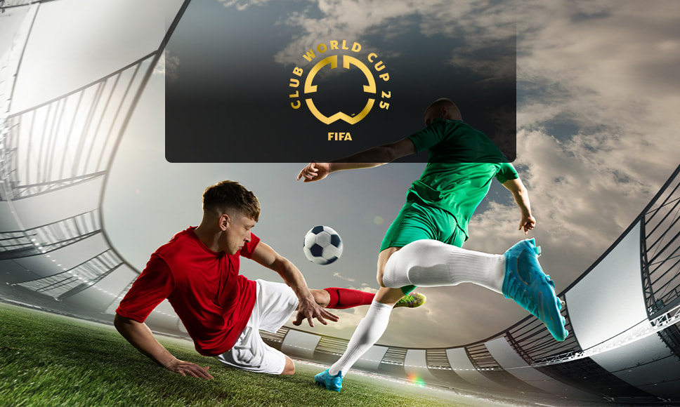 Calciatori in azione e logo Mondiale per club