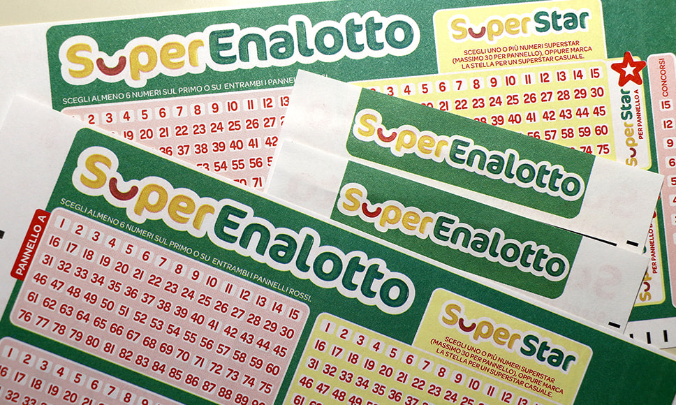 Schedine di gioco del SuperEnalotto con l’opzione SuperStar.