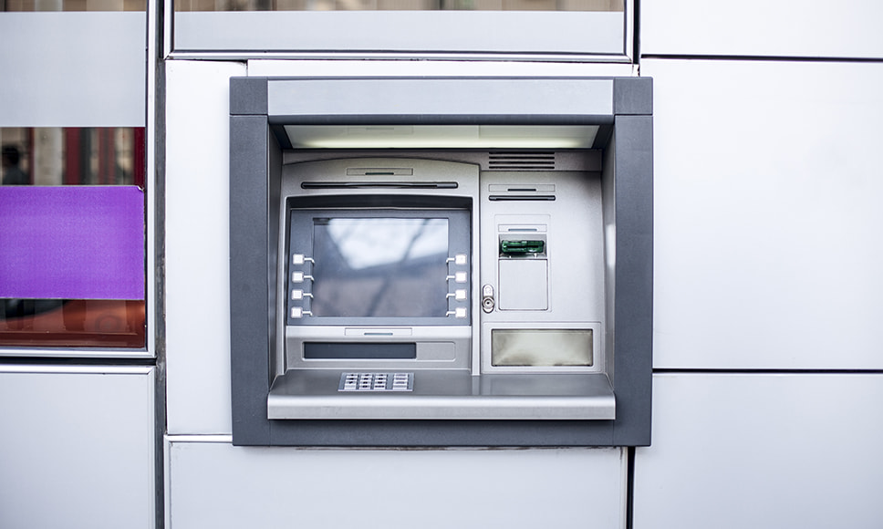 Uno sportello bancomat.